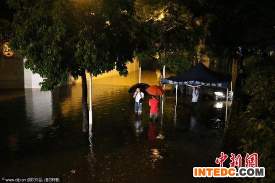 中国南方多地遭暴雨侵袭 广西近万人受灾(图)
